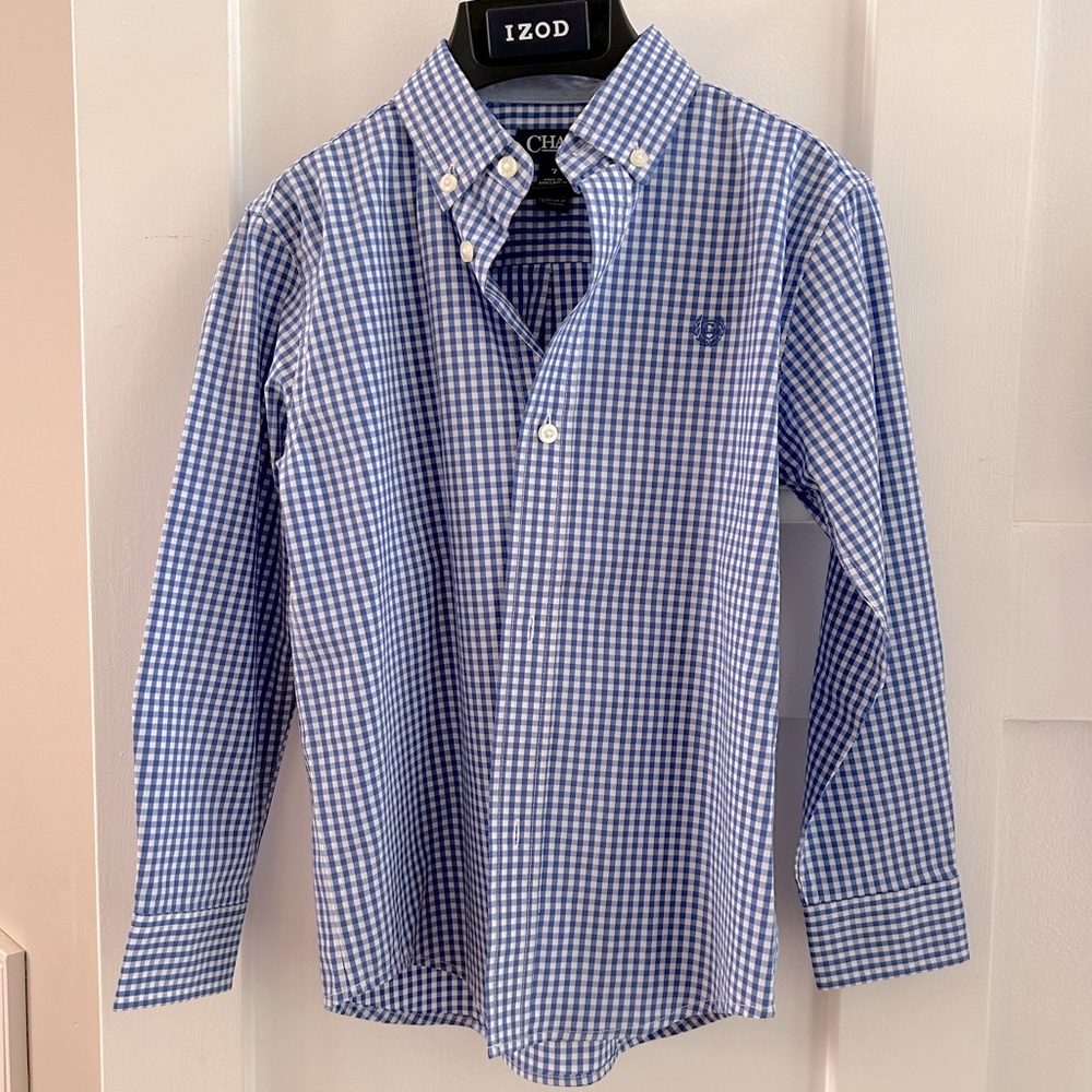 Boys Izod long sleeve button up shirt.  Size 7. NWOT